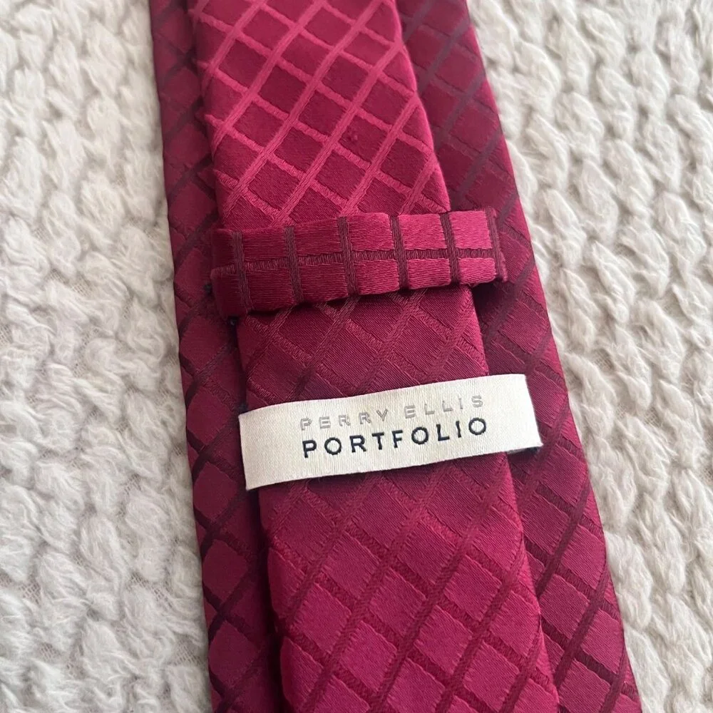 Perry‎ Ellis Portfolio Men's Burgundy Necktie